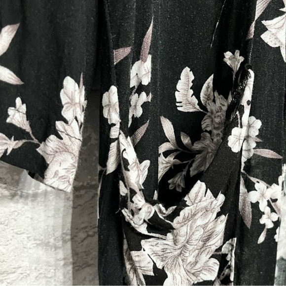 3/$30 _ SPIRITUAL GANGSTER | Floral Maya Kimono Black Grey one size fits most - Picture 8 of 12